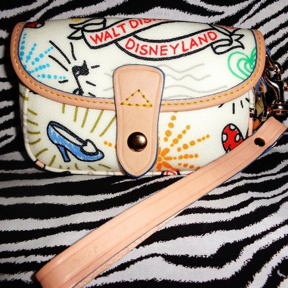 VERY VINTAGE & RETIRED DOONEY & BOURKE DISNEY SKETCH SERIES WRISTLET OR CLUTCH! - Picture 1 of 8